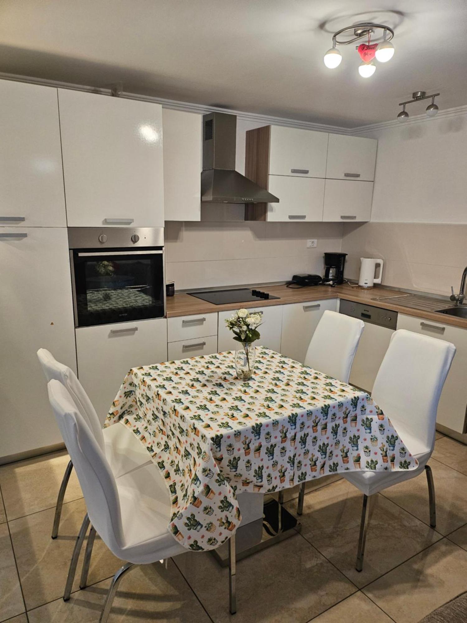Apartman Baraka ชิเบนิก ภายนอก รูปภาพ