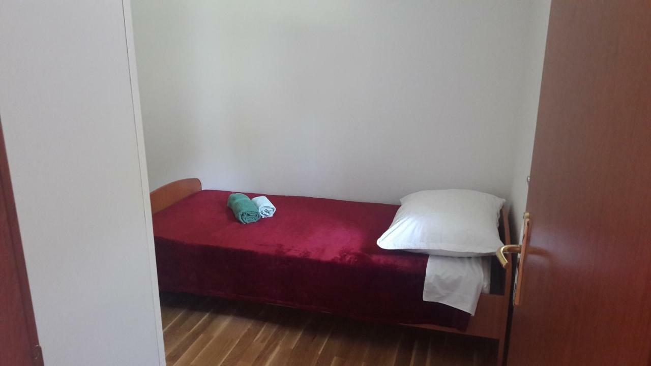 Apartman Baraka ชิเบนิก ภายนอก รูปภาพ