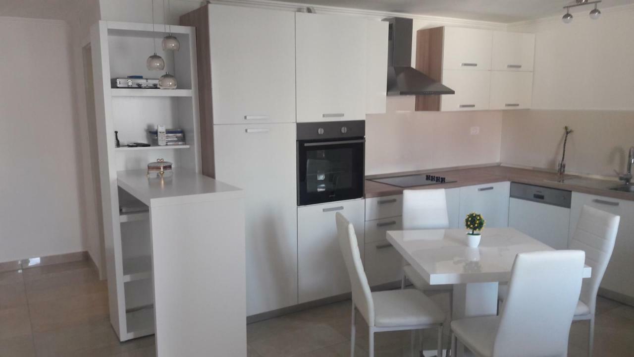 Apartman Baraka ชิเบนิก ภายนอก รูปภาพ