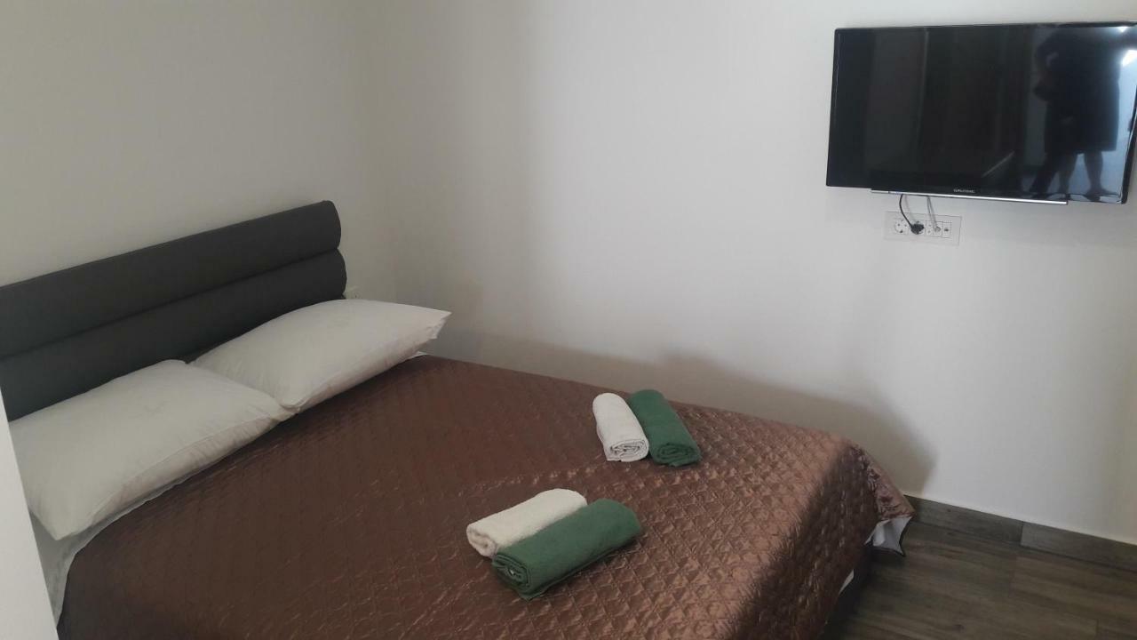 Apartman Baraka ชิเบนิก ภายนอก รูปภาพ